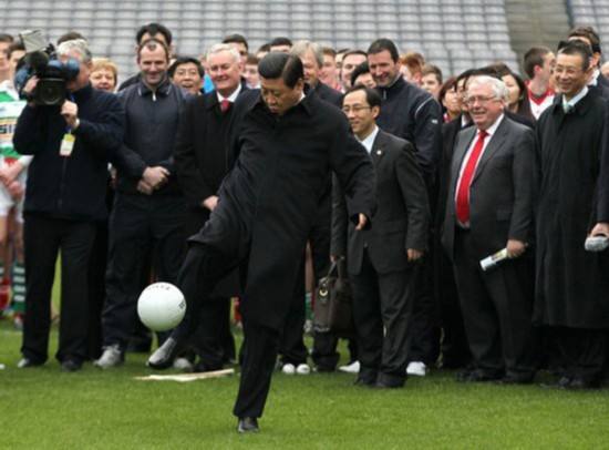 为何中国首富都很爱足球？