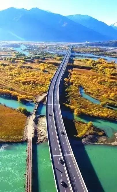 中国唯一不收费高速公路，5小时能看遍世间最美风景