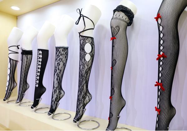 义乌丝袜品牌集中亮相上海 带领袜业细分市场发展